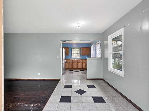 3rd image of 10409 Upton Ave S