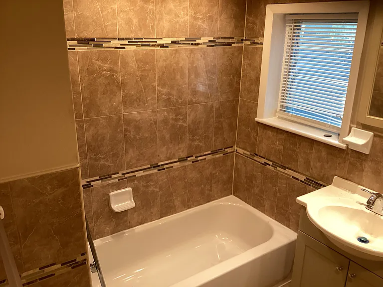 115 W Washington Ln — Photo 12