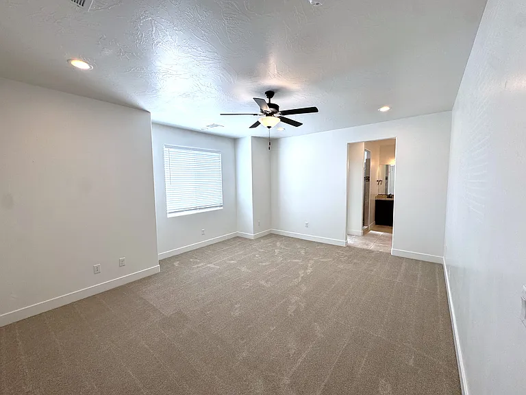 322 N 2480 W — Photo 8