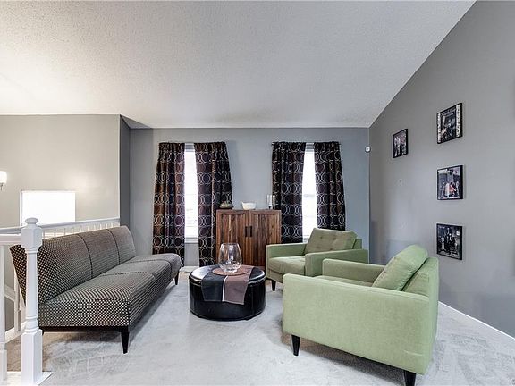 3rd image of 2828 Farm Creek Dr