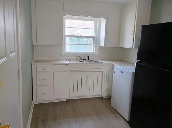 419 1st St NW #1, Faribault, MN 55021