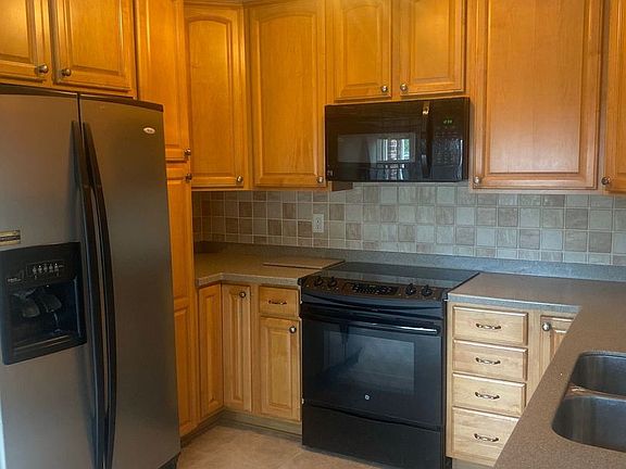 5th image of 1644 Brockie Cir