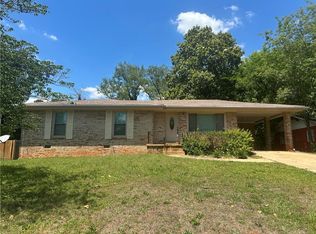 967 Pine Roc Dr, Stone Mountain, GA 30083