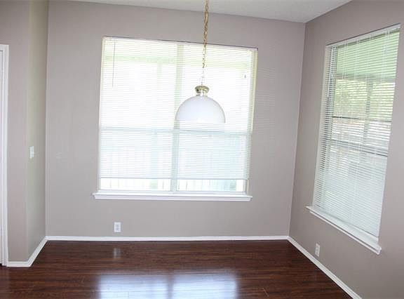 3rd image of 7858 Park River Ct
