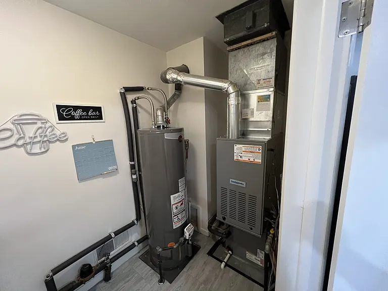 1431 E Emmerson Ln — Photo 12