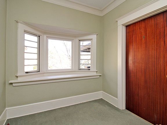 4th image of 1636 NE Tillamook St #2