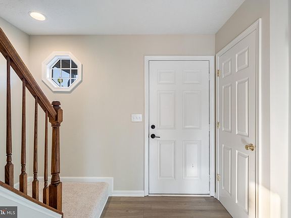 4th image of 10800 Hamiltons Crossing Dr