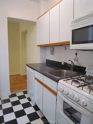 Rented by City Connections Realty | media 23