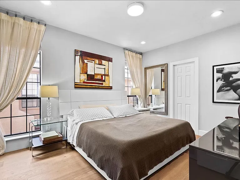 4307 Gilbert Ave #306 — Photo 19