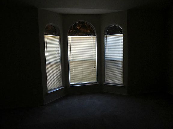 5th image of 34542 Parkview Dr