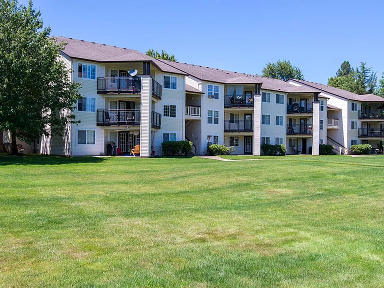 Sundial Apartments — Photo 33