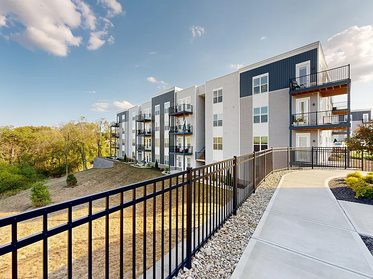 Elevation 800 — Photo 10