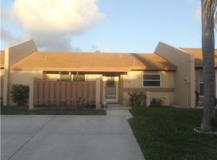 24 Knightsbridge Ln, Boynton Beach, FL 33426