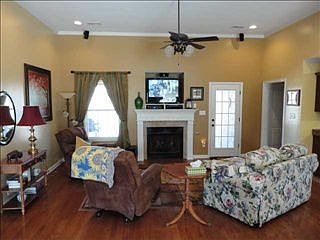3rd image of 1760 Robertson Place Dr