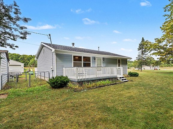 2nd image of 7483 Twin Lake Rd NE