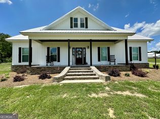 1064 Paris Ave, Swainsboro, GA 30401