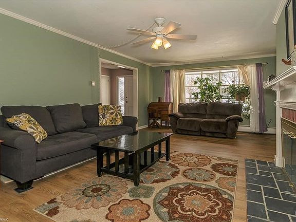5th image of 4 Meadowlawn Dr Unit 12