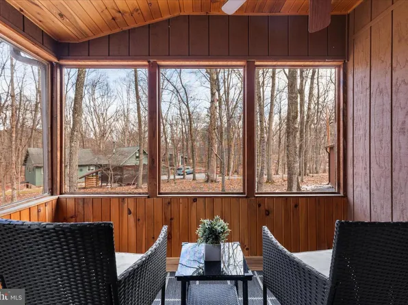 111 Bob White Ln, Hedgesville, WV 25427