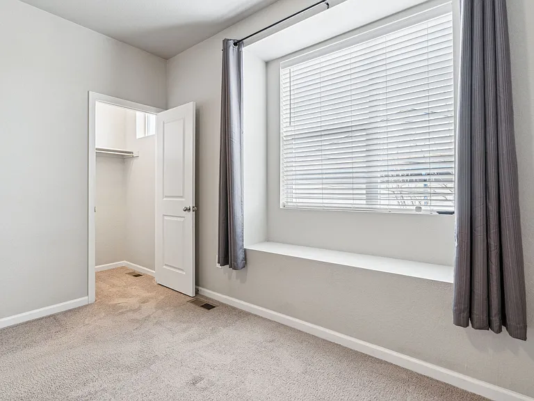 1050 Oak Cir — Photo 21