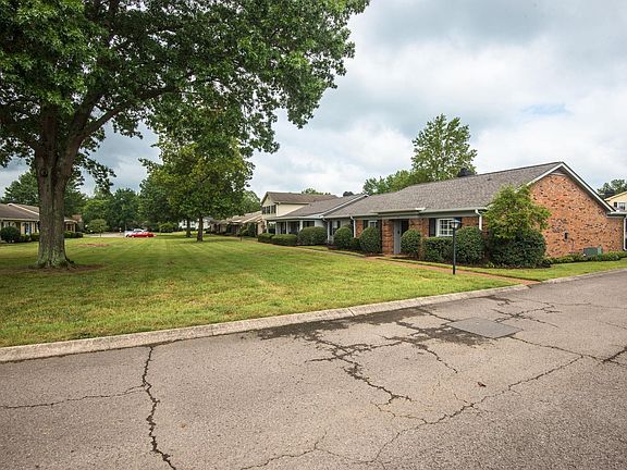 3rd image of 174 Boxwood Dr