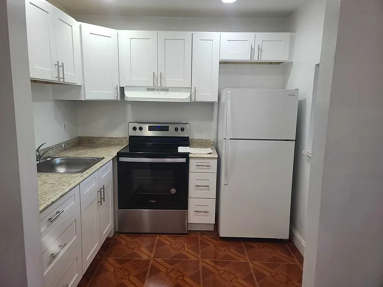 555 Purdy Ln #317 — Photo 6
