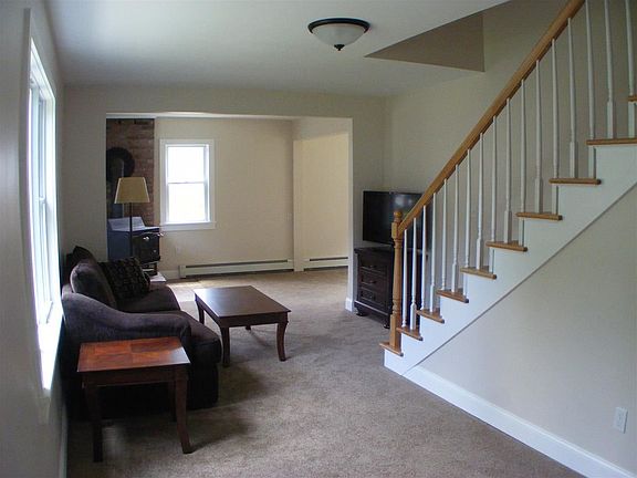 4th image of 29 Westbrook Dr