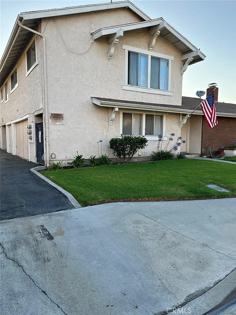 2 bed, 1.5 bath, 1000 sqft, $2,495 — Photo 3