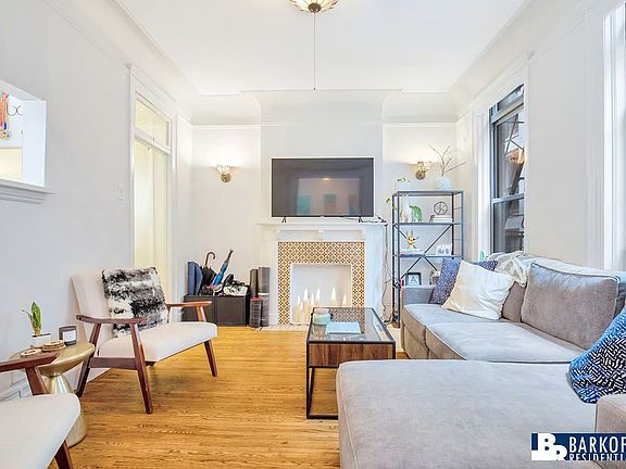5th image of 105 E 15th St APT 63