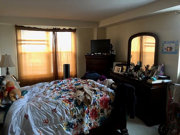4th image of 61-35 98th St APT 15H