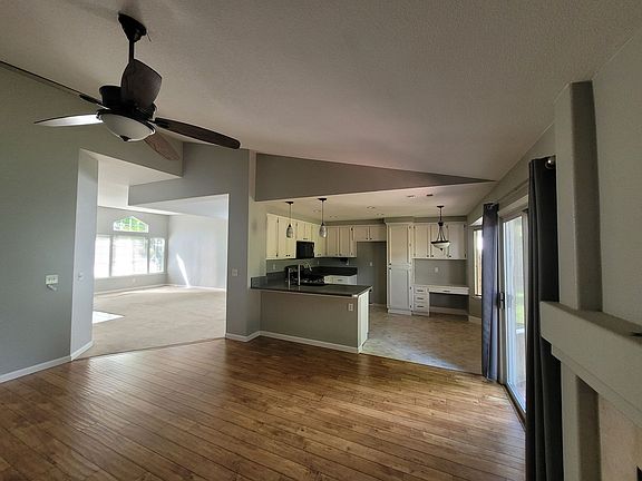 4th image of 1728 Chilton Dr