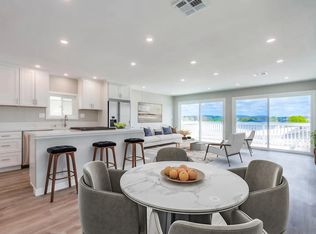 32 Blue Sky Ln, Oceanside, CA 92056