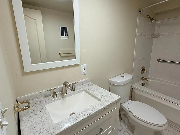 33 Randolph Pl NW #B — Photo 13