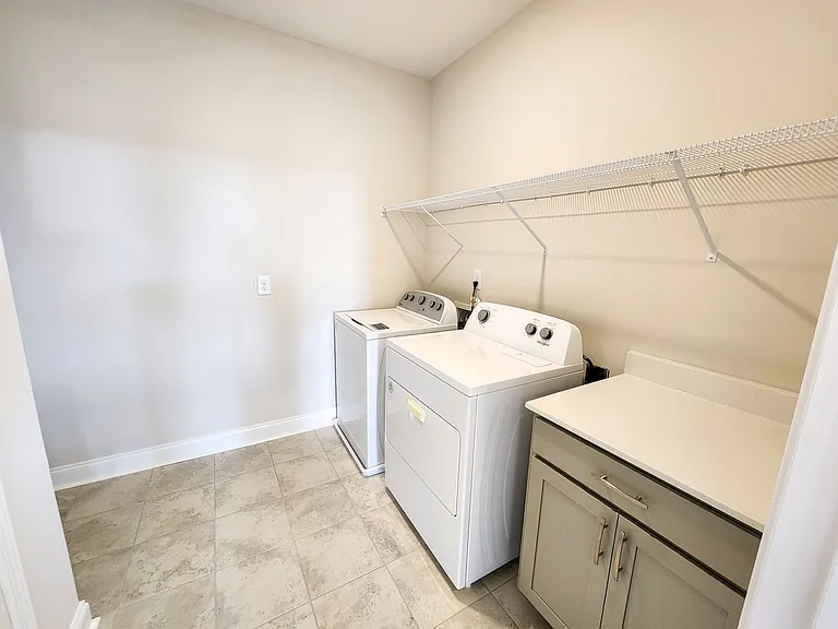 836 Goswell Dr #203 — Photo 17