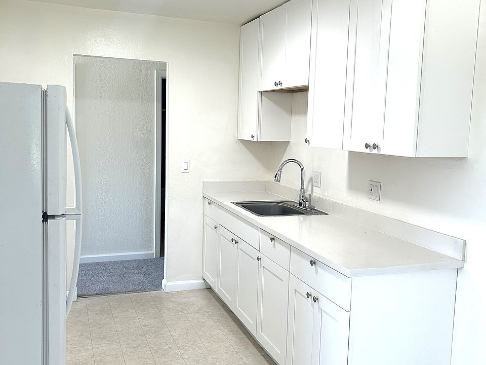 1st image of 257 Poplar Ave APT 11