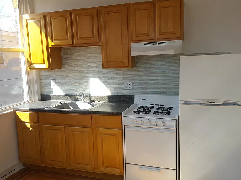 1713 Tasker St #2F — Photo 6