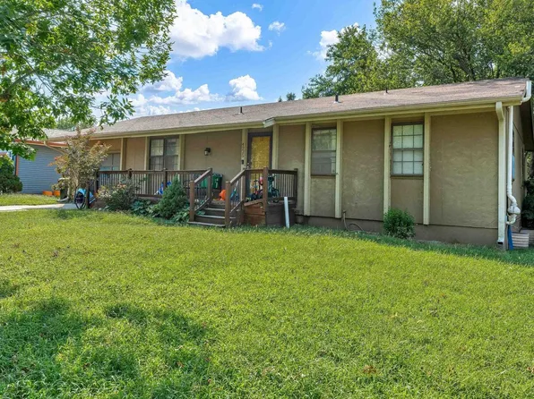 4225 SE Oak Ct, Topeka, KS 66609