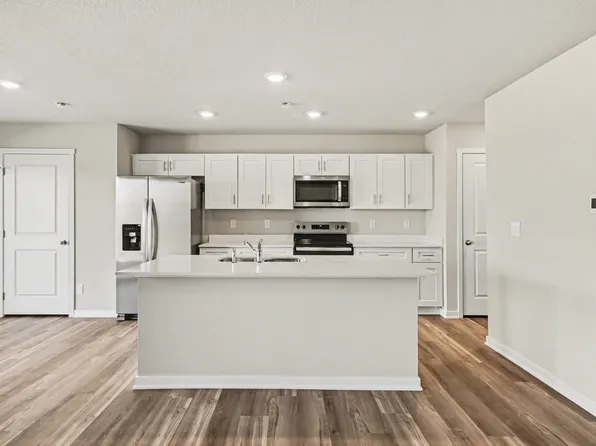 8817 N 167th St, Bennington, NE 68007