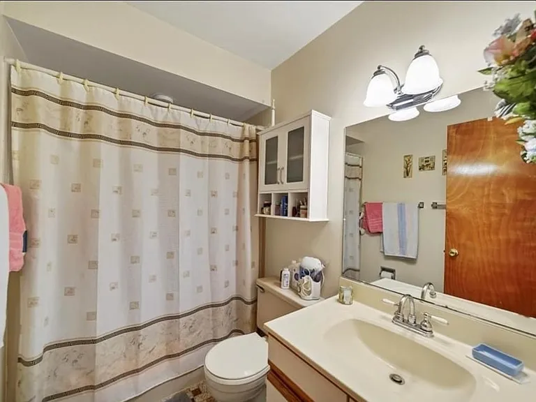 22 Riverside Dr #2 — Photo 8