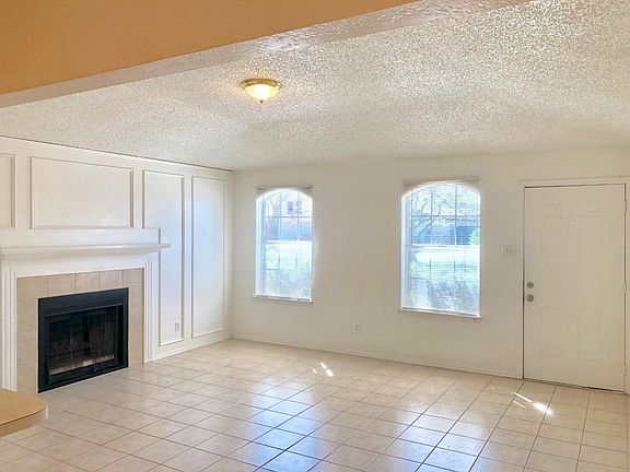 3rd image of 4905 Highbank Dr