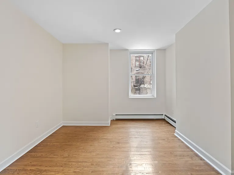 153 Christopher Columbus Dr #2R — Photo 9