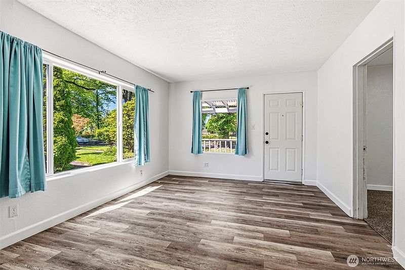 2nd image of 1821 Nichols Boulevard