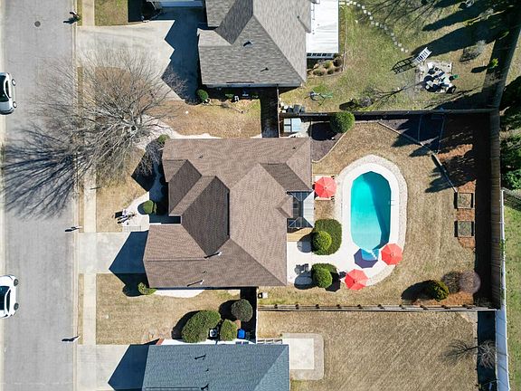 2nd image of 323 Grandiflora Cir