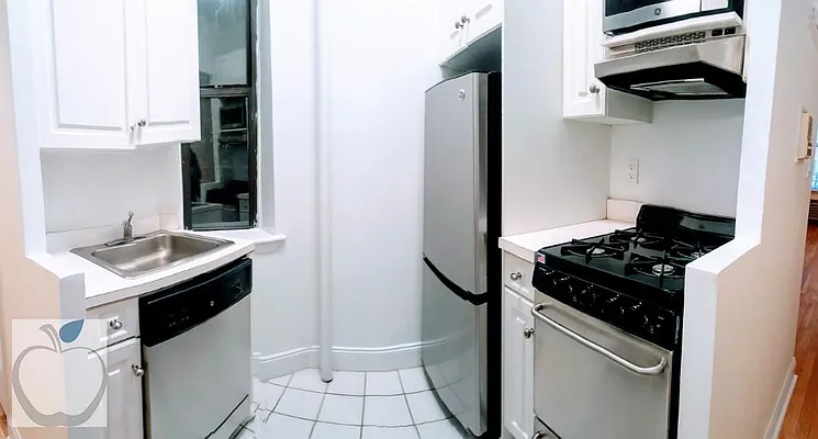 Rented by HOME RESIDENTIAL LLC | media 9