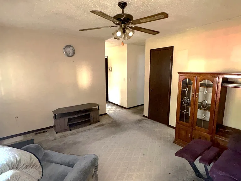 2148 N Church St — Photo 12
