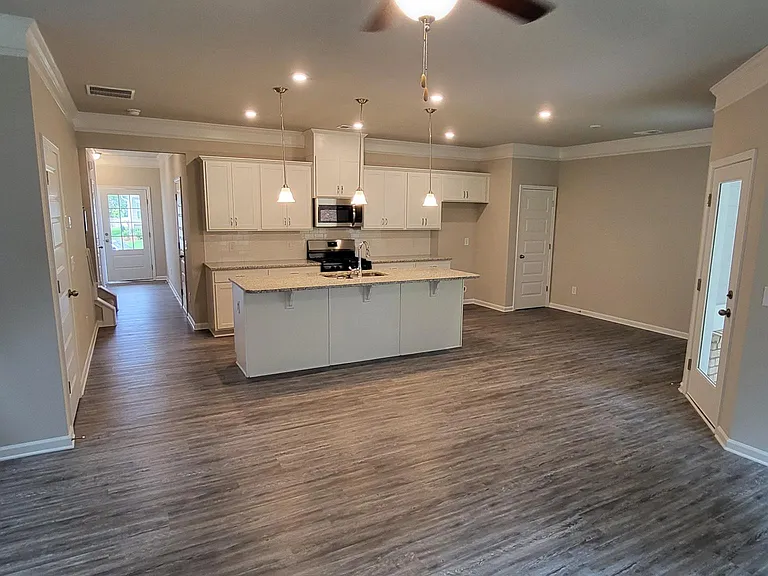 3847 Clarington Dr — Photo 5