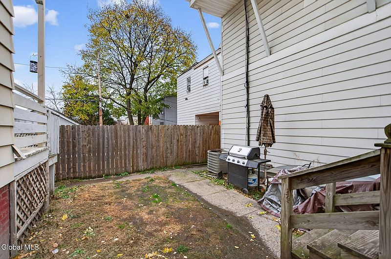 5th image of 512 16th Street