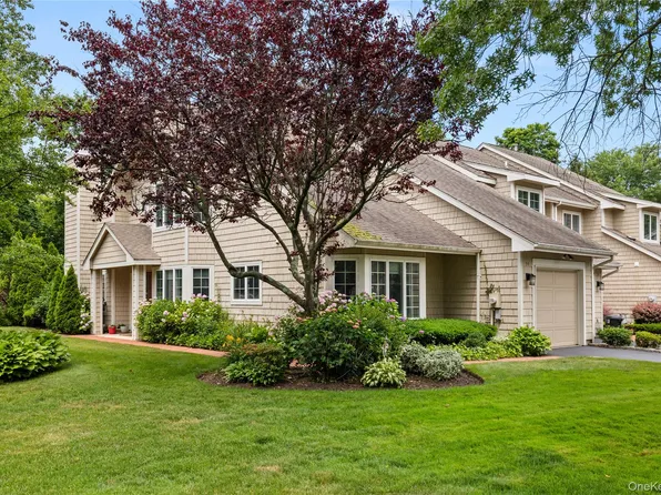 34 Cedar Ridge Lane, Bay Shore, NY 11706