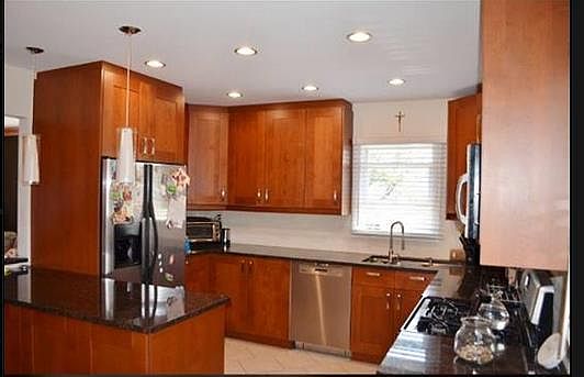 3rd image of 395 Cromwell Ave