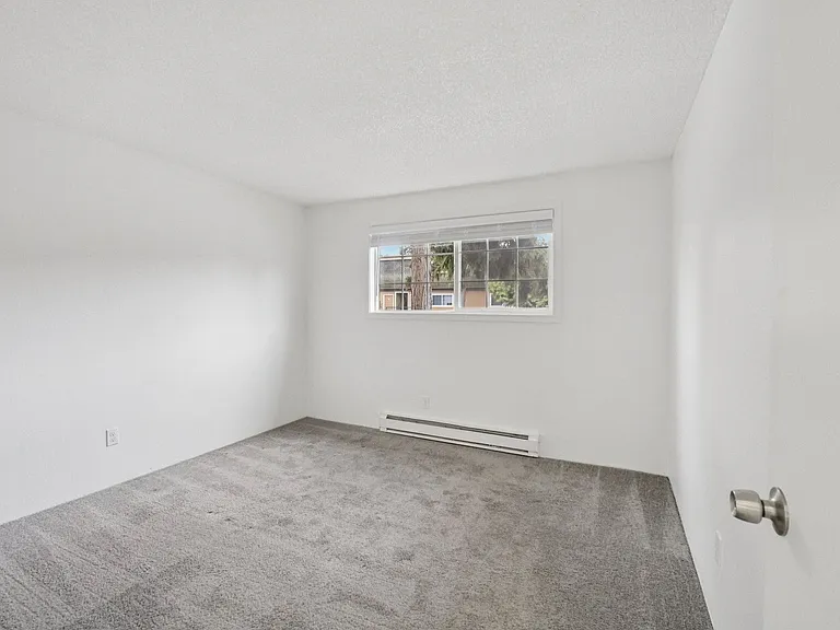 Heather Ridge Apartments — Photo 24