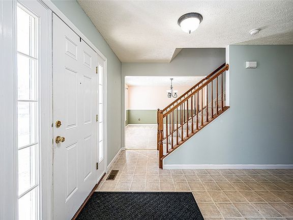 3rd image of 242 Sussex Way